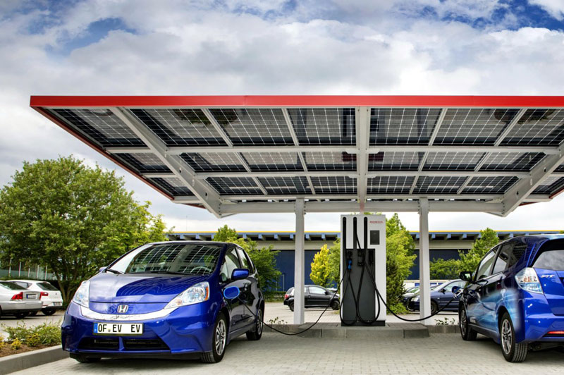 Сколько стоит зарядить электромобиль дома? Выгодна ли зарядка автомобиля от солнечных панелей?